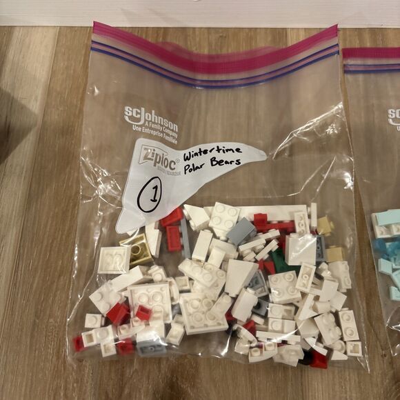 Lego Wintertime Polar Bears #40571 / 312 Pieces / 100% Complete w/Box & Manual - Picture 9 of 12